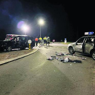 Zwei Schwerverletzte - Seitlich-frontal prallten die Fahrzeuge ineinander. Bild: pz