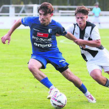 Puzzle noch unfertig - Neuzugang Milot Sinani (links) und der FC Wohlen starten auswärts in Schötz in die neue Saison. Bild: jl