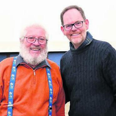 Neue Strategie soll Zukunft sichern - Edwin Hübscher (links) und Kirchenpflegepräsident Michael Stalder freuten sich über den guten Verlauf des Infoanlasses. Bild wam: