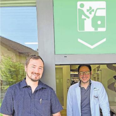 Der Name ist kein Zufall - Alain (links) und Pascal Jost – der Drive-in Schalter ist eine echte Innovation. Bild: wam