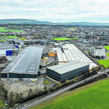 Nicht nur die Umwelt profitiert - Das Logistikzentrum ist nach wie vor sehr wichtig für das Unternehmen. Hier werden täglich zwischen 50 000 und 100 000 Pakete verarbeitet. Bilder: pd
