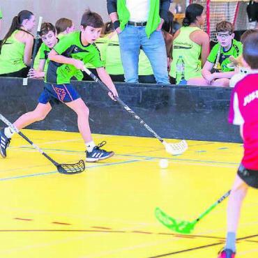 Jugend im Unihockey-Fieber - Die Ambitionen beim Unihockey waren sofort geweckt. Bild: zg