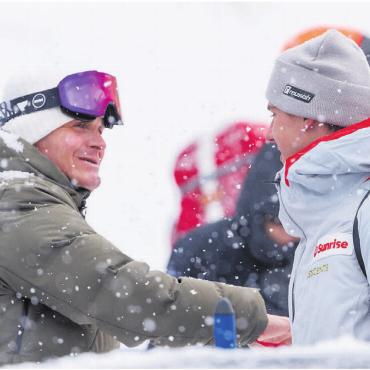 Rückkehr in neuer Rolle - Urs Lehmann muss sich gegenüber den Schweizer Athleten (hier Olympiasieger Franjo von Allmen) neutral zeigen in seiner neuen Rolle als FIS-CEO. Bilder: Freshfocus