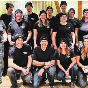 25 Jahre Leidenschaft für die Fasnacht - Das Oldie Team ist nun ein Verein – gefeiert wurde das unter anderem mit bestickten Wintermützen. Bild: zg