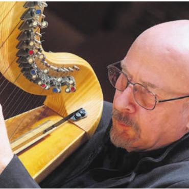 Mythos oder Moderne - Vincenzo Zitello gilt als Pionier der keltischen Harfe in Italien. Bilder: zg