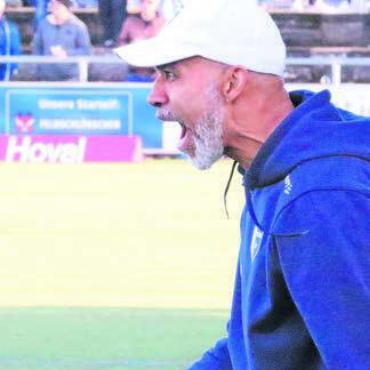 «Feiern ist doch erlaubt?» - Vollgas an der Seitenlinie: FCW-Trainer Piu.