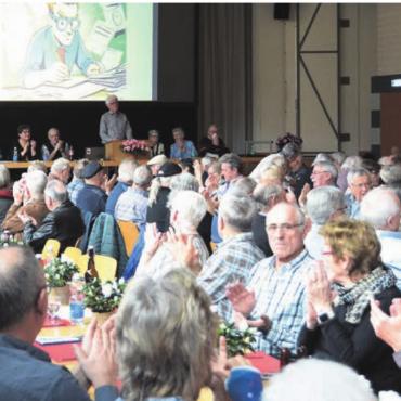Den Mitgliedern viel bieten - Grossaufmarsch in der Mehrzweckhalle: 190 Mitglieder nahmen an der diesjährigen Versammlung teil. Das gemütliche Beisammensein wird geschätzt in diesem Verein.