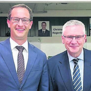 Versorgungssicherheit und Folgen der Zuwanderung - Christoph Hagenbuch (links) und Andreas Glarner läuteten Bild: wam