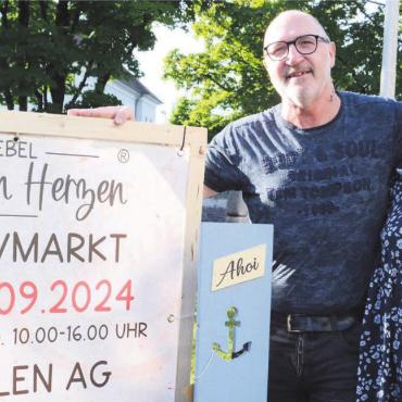 Mit ganz viel Liebe gemacht - Sie organisieren den grossen Markt nicht nur, sie betreiben je einen eigenen Stand. Bruno und Caroline Strebel vereint die Leidenschaft für das kreative Arbeiten. Bild: Chregi Hansen