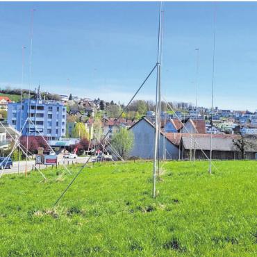 Jetzt der zweite Anlauf - Mitten im Zentrum sollen 42 neue Wohnungen entstehen. Das erste Projekt wurde jetzt leicht angepasst. Bilder: Chregi Hansen