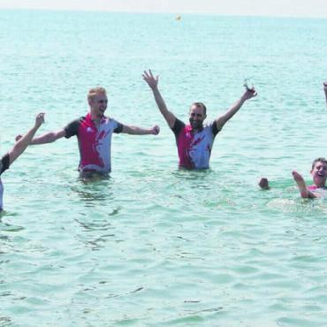 Doppelte Mittelmeertour - Das ist das Ziel beider Delegationen der Wohler Schulen: ein Sprung ins Mittelmeer. Bilder: Archiv