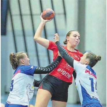 Spiele des Jahres - Die Schwestern als Abwehrduo: Michelle (links) und Céline Bischoff.