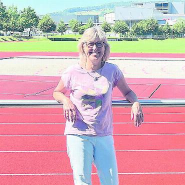Ungewisse Zukunft - Susi Kohler auf den Niedermatten. Während ihrer Zeit als OK-Präsidentin wurde der Pfingstlauf von der traditionellen Strecke mit Start und Ziel beim Friedensbaum zur Sportanlage Niedermatten und der Bünz verlegt. Jetzt hört Kohler auf. Bild: Josip Lasic