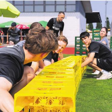 Gemeinsames Spektakel erleben - Miteinander eine Challenge bestreiten – und Spass haben. Die «Company Games» fanden 2025 erstmals statt. Bild: zg