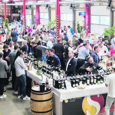 Genuss-Messe mit Rekord - Die vielen Besucherinnen und Besucher schätzen den Dialog an der Messe mit den Produzenten sehr. Bild: pd