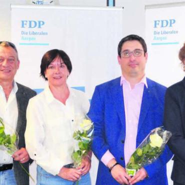 Zulegen und den Sitz halten - Sie gehen für die FDP Muri an den Grossratswahlen auf Stimmenfang. Von links: Tobias Knecht, Alexander Eigensatz, Franziska Hirzel, Stefan Huwyler, Henrieta Suter und Martin Arnold. Es fehlt: Joshua Netzer. Bild: Thomas Stöckli