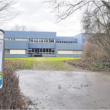 Aus eins mach zwei - Im Bünzmatt soll das Provisorium auf der Wiese zwischen dem Bünzmatt 1 und der Allmendstrasse aufgebaut werden. Bild: chh