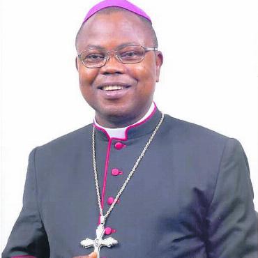 Besondere Bischofsehre - Bischof Ernest Obodo aus Nigeria besucht Wohlen und wirkt am Gottesdienst mit. Bild: zg