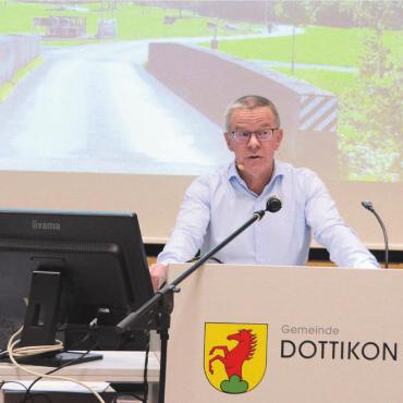 Unendliche Geschichte - Das Thema ist immer noch nicht vom Tisch: An der kommenden Winter-«Gmeind» muss Ammann Roland Polentarutti noch einmal über die Tieffurtbrücke diskutieren und abstimmen lassen. Bild: Archiv