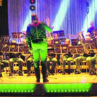 Stromausfall getrotzt - Die Musikgesellschaft Eggenwil unterhielt mit einem grandiosen Programm. Bilder: Vincenz Brunner