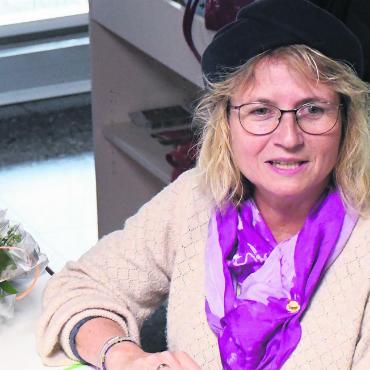 Jetzt gehts los mit der Zeitreise - Die ehemalige Kultursekretärin Claudia Nick wird die Fasnacht eröffnen. Bild: dm