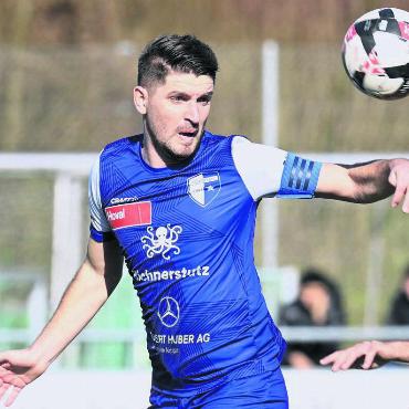 Was macht der Boss? - Er will bleiben, der Verein will Alban Pnishi auch halten – doch kann sich der FC Wohlen das auch leisten? Bild: awa