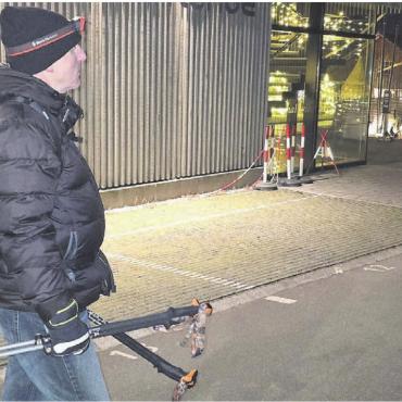 Zeichen der Solidarität - Während andere Silvester feiern, machen sich die Ersten auf zu einer Runde um den Hallwilersee. Bild: zg