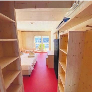 Neues Hotel in nur 105 Tagen - Auch im Innern wurde viel mit Holz gearbeitet.