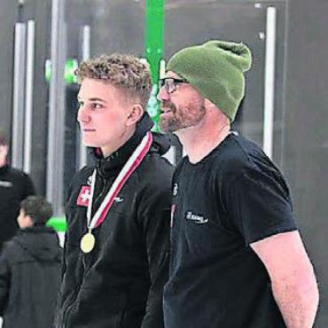 Ein Jahr, das alles ändert - Nico Berger (links) mit seinem Headcoach Jeff Kitura. Bild: zg