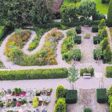In voller Pracht - Die Friedhofsanlage präsentiert sich mit einem neuen Herzstück. Bild: zg