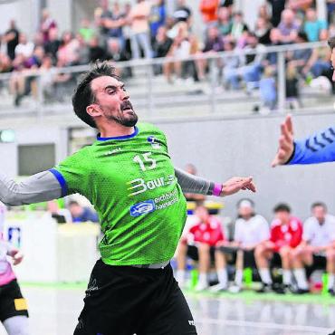 Emotionen, Punkte, Hoffnung - Sechs Tore gegen Horgen/Wädenswil, zwölf Tore gegen Willisau: Mutschellens Ivan Milicevic ist in Form. Der HC Mutschellen bleibt trotz Niederlage auf dem letzten Platz, schöpft aber neue Hoffnung für die Saison-Schlussphase. Bild: awa/Archiv