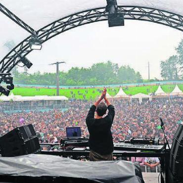 Wohlen wird zur Festhütte - Das Hive Air vom letzten Jahr litt unter dem schlechten Wetter. Trotzdem machten 20 000 Besucher tüchtig Party. Dieses Jahr wird gar an zwei Wochenenden gefeiert.