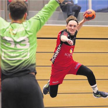 Rückkehr des verlorenen Sohnes - Samuel Scheiwiller im Trikot von Handball Wohlen. Nach einem Jahr im «Exil» beim TV Muri ist er jetzt bei der SG Wohlen Mutschellen zurück.
Bild: Archiv/jg
