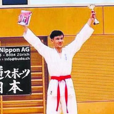 Ein guter Ort, um zu bleiben - Es ist sein erster Sieg im Sport überhaupt: Islami siegt am Karateturnier in Seuzach.