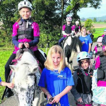 Mehr als nur Reiten - Im Reitcamp auf und um den Litzihof in Boswil herrschte tolle Stimmung. Bild: zg
