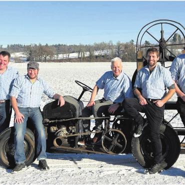 Die Sägen sind im Zentrum - Das OK, von links: Nick Rymann, Christian Keusch, Martin Wyrsch, Adrian Marti und Nils Christen. Bild: zg
