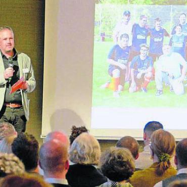 Dann ist alles möglich - Als gutes Beispiel für Inklusion stellt Integra-Geschäftsführer Jonas Meier den FC Fortuna vor. Hier spielen Beeinträchtigte und «Normale» Seite an Seite im gleichen Team.