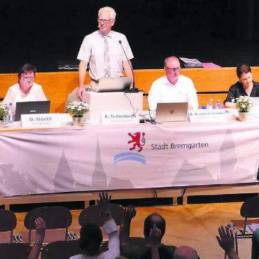 Vertrauen verdient - Ab der nächsten Amtsperiode wird der Stadtrat «besser» für seine Arbeit und sein Engagement für das Städtchen entschädigt. Bild: Sabrina Salm