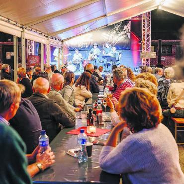 Stilmix mit starken Frauen - Die coole Stimmung ist eines der Markenzeichen der Jazz Night. Bilder: pd
