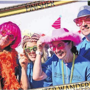 Bilder, Menschen, Emotionen - 14. September: Am zweiten Freiämter Wandertag mit Start und Ziel in Boswil lernen viele Neugierige die Region neu kennen und halten dies natürlich auch fotografisch fest.