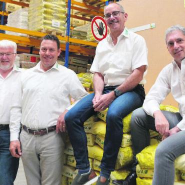 Die Projekte gehen nie aus - Die Geschäftsleitung und der Verwaltungsrat blicken auf ein weiteres erfolgreiches Jahr der Landi Freiamt zurück, von links: Daniel Appert, Stefan Lüthy, Daniel Strebel und Daniel Urech. Bild: Annemarie Keusch