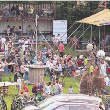 «Als Treffpunkt geschätzt» - Die Sommerbar hat sich laut OK zur Wohler Wohlfühloase entwickelt. Am kommenden Samstag schliesst sie für dieses Jahr die Türen mit einem letzten Konzert. Bild: zg