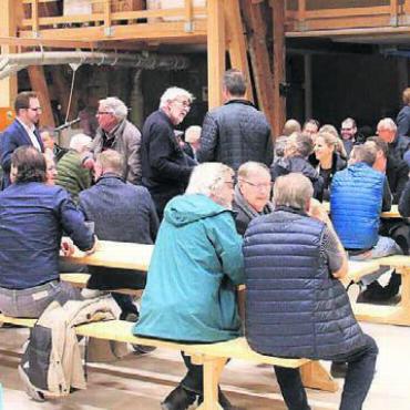 Zwischen Holzbau und KI - Auch der gesellige Teil und das Netzwerken der Donatoren kamen nicht zu kurz.