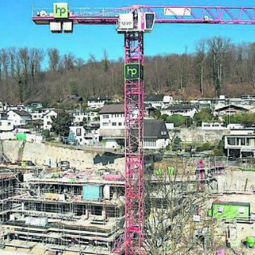 Lebens(t)räume verwirklichen - Huwiler   Portmann AG ist auch auf Grossbaustellen zu Hause. Bild: zg