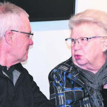 «Mir geht jedes Mal das Herz auf» - Gewährten spannenden Einblick in die Strohindustrie: Martin Bruggisser und Elisabeth Zimmermann-Mäschli. Bild: dm