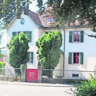 Das Haus der Chancen - Auf den ersten Blick ein Haus wie jedes andere: Das Haus Wohlen der Sozialpädagogischen Gemeinschaften SPG. Bilder: Josip Lasic