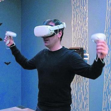 Fliegen wie eine Fledermaus - Eintauchen in die faszinierende Welt der Fledermäuse mit Virtual-Reality-Brille an der Internationalen Nacht der Fledermäuse Bild: Naturama