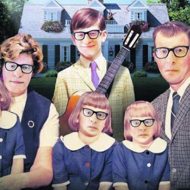 Bunte Vergangenheit - Liedermacher Markus Schönenberger weiss in seinem Solo-Programm viel über seine Familie zu berichten. Bild: zg