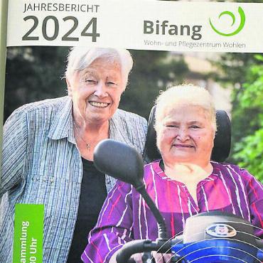 Bewährtes und frischer Wind - Die Titelseite: Der informative Jahresbericht umfasst 28 Seiten.