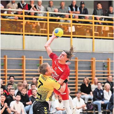 Den Aufwind nutzen - Muris Simon Hafner (am Ball) will vor den Heimfans den nächsten Erfolg. Bild: tvm